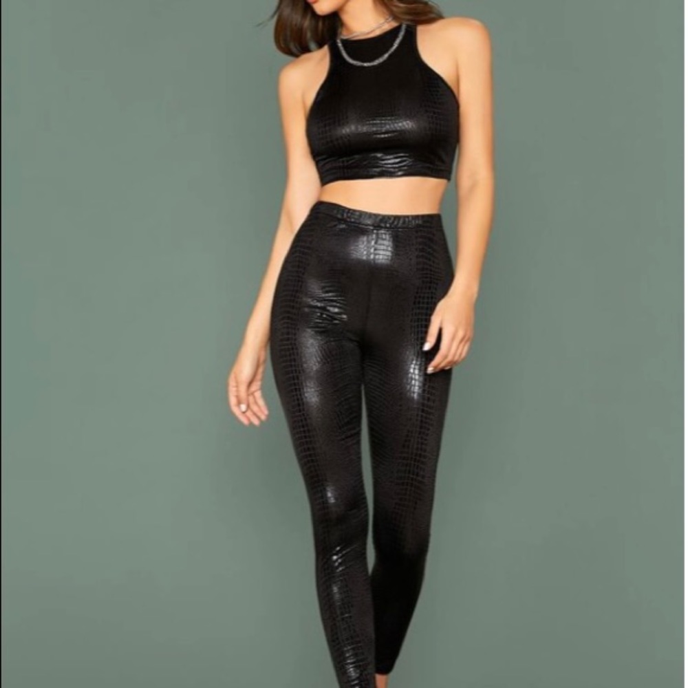 NWT Shein alligator print legging and crop top set